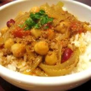 お豆コロコロ★簡単挽肉カレー